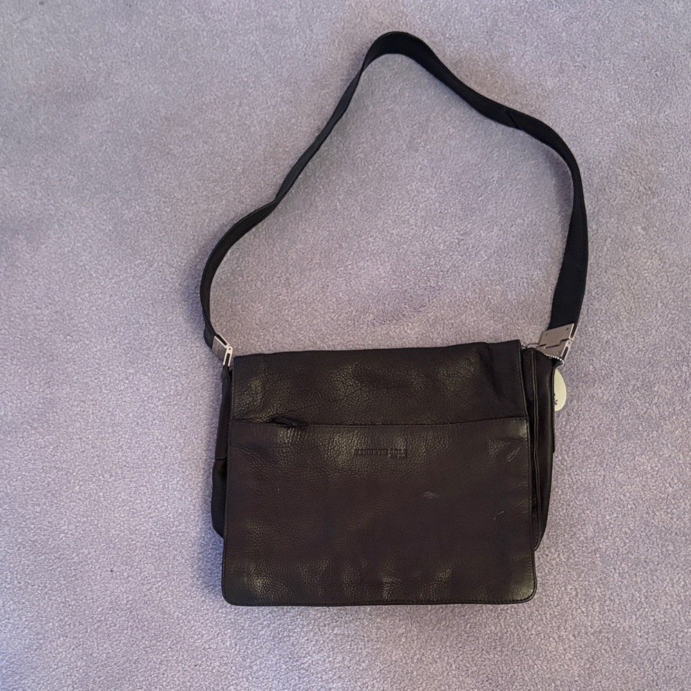 Black Leather Kenneth Cole purse